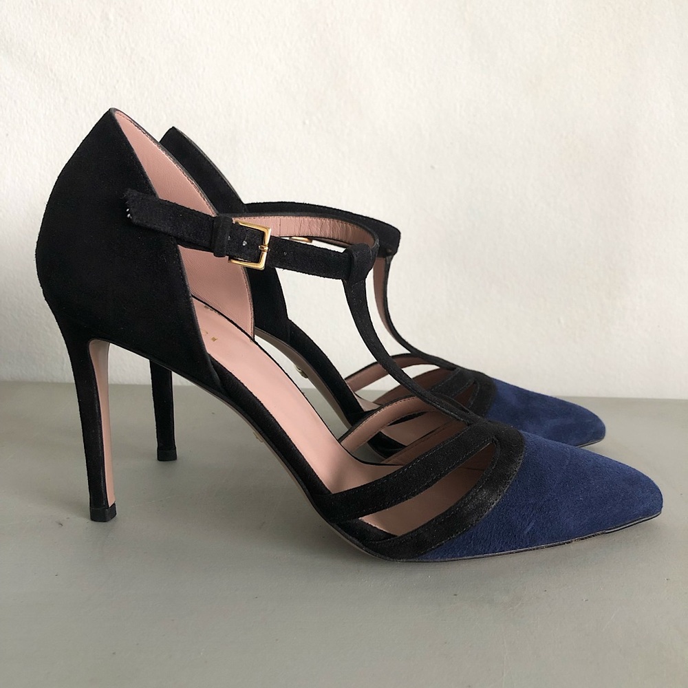 Gucci Size 7 heels. Black and navy suede.